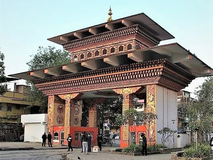 Arrival in Bagdogra & Drive to Bhutan’s Gateway