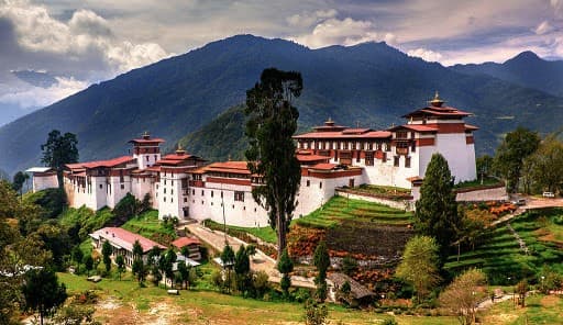 Mountain Roads & Weaving Villages