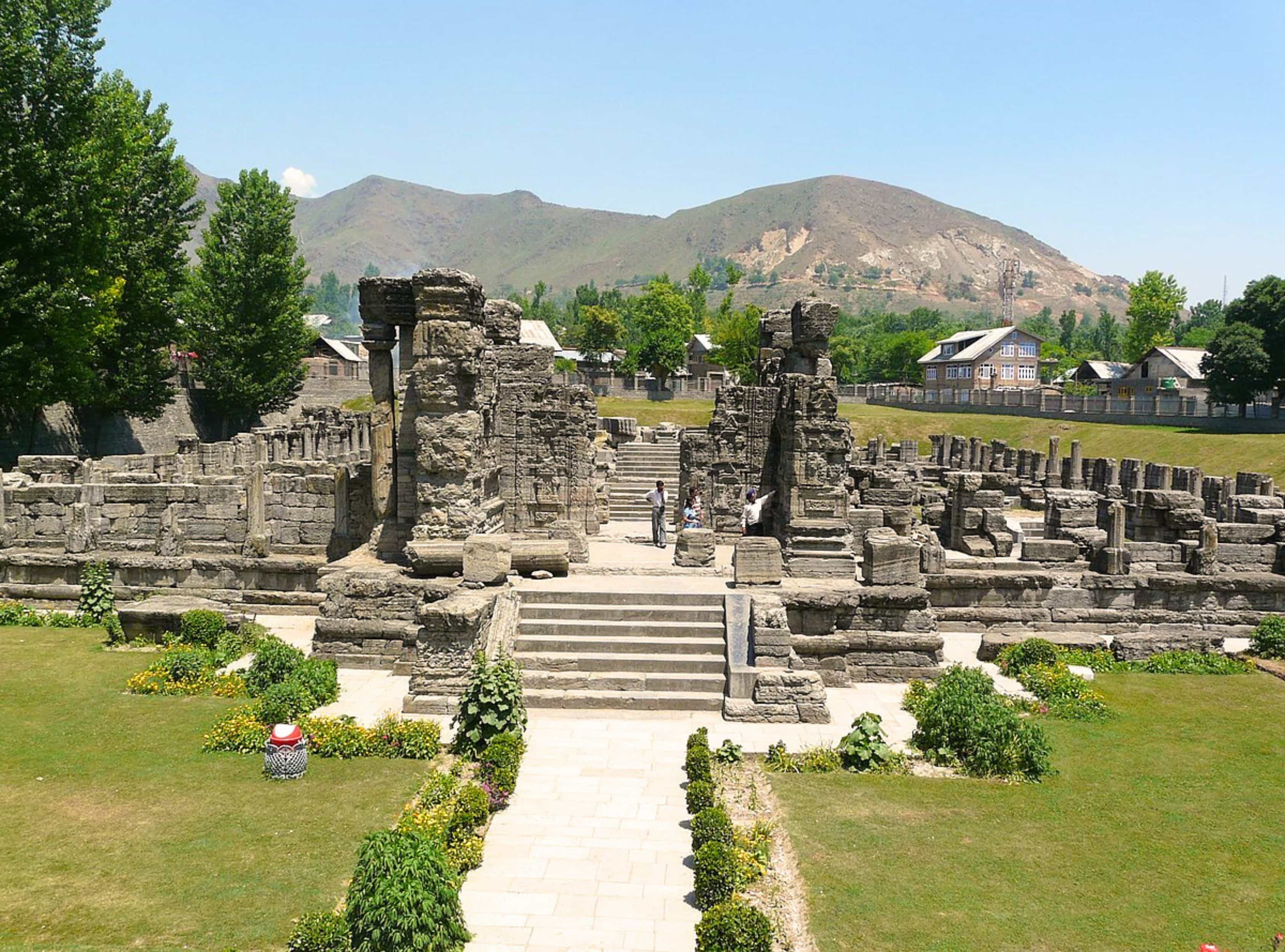 WELCOME TO KASHMIR—BEYOND THE TOURIST TRAIL