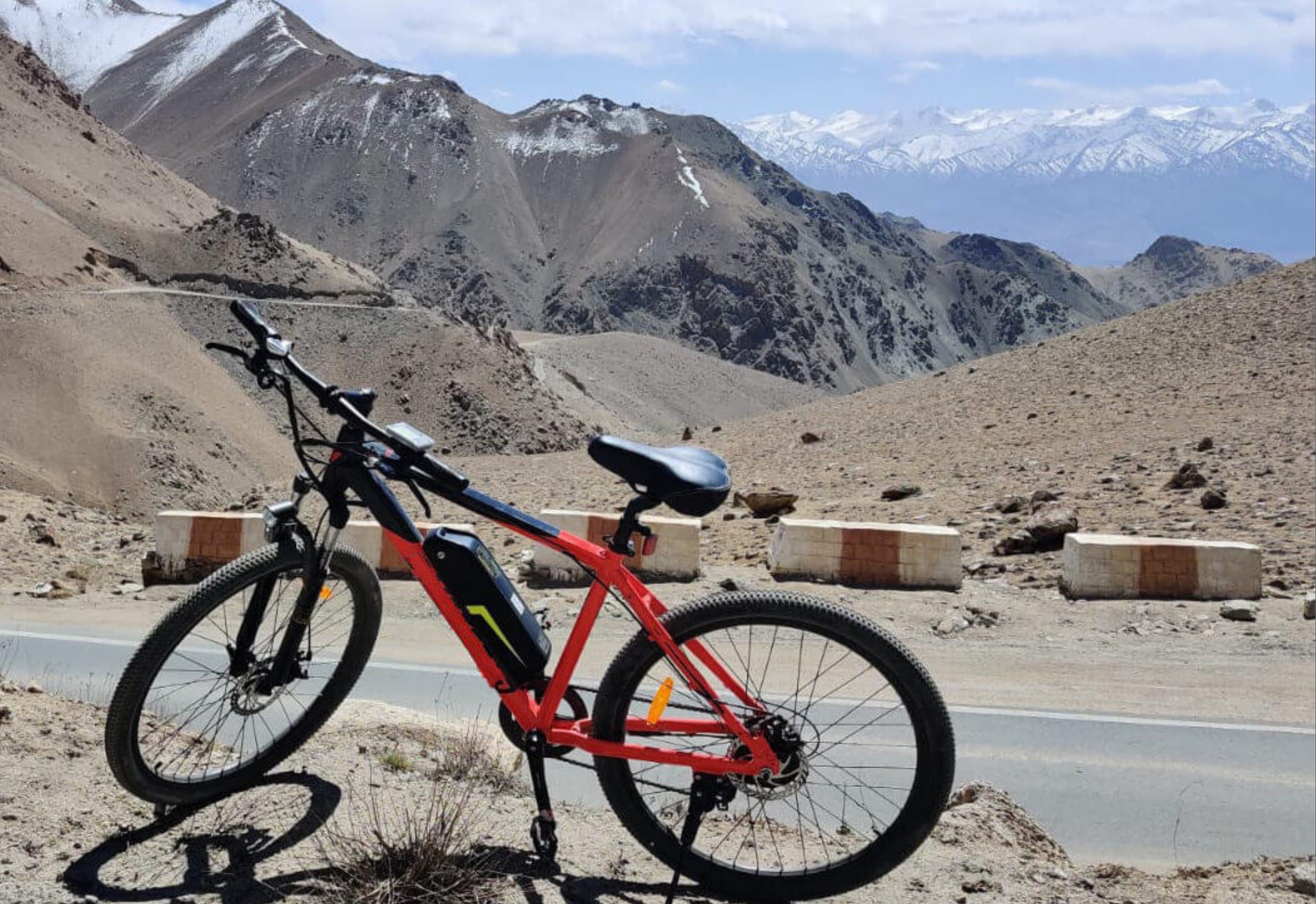 E-BIKING IN LEH