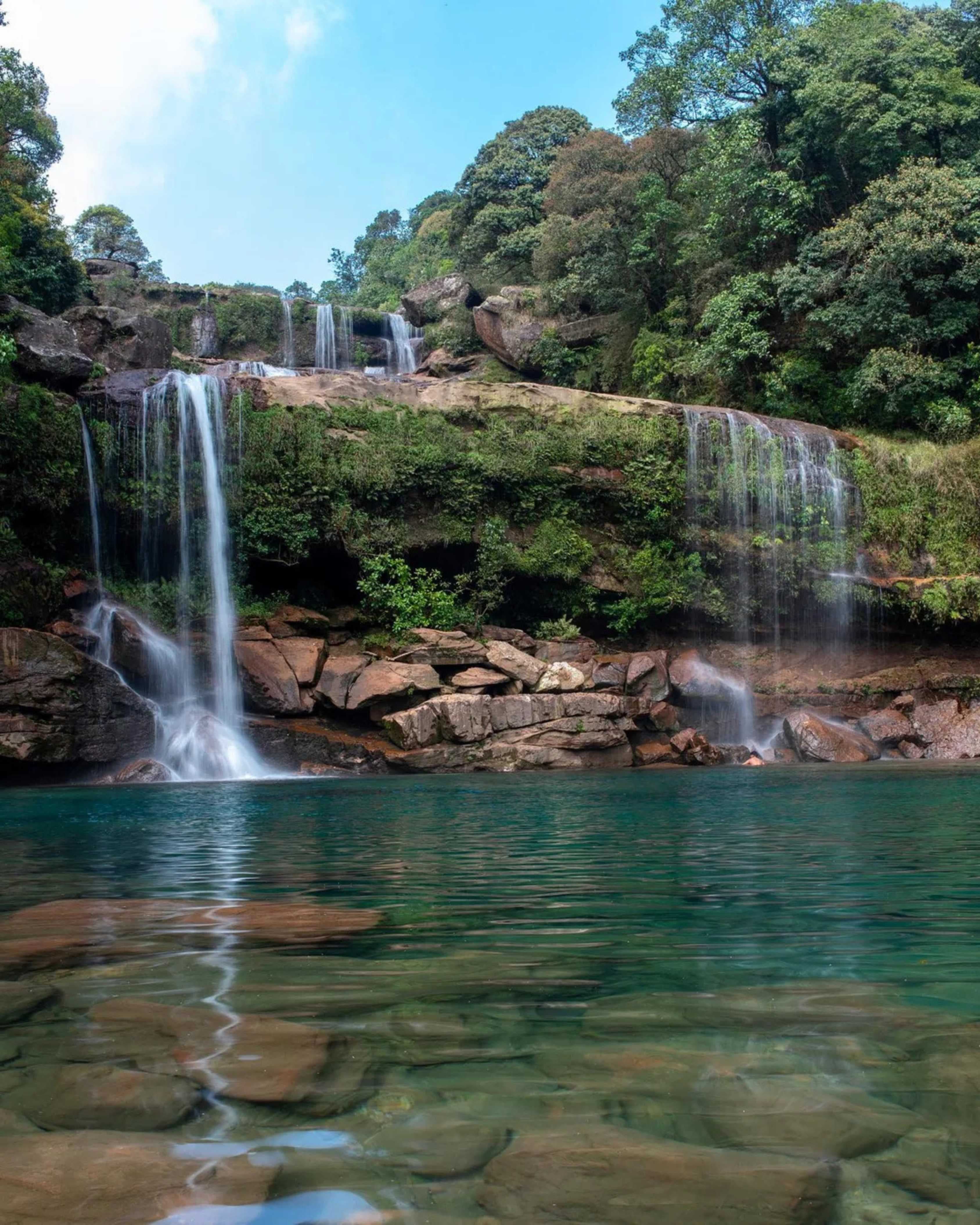 CAVES & WATERFALLS – INTO THE EARTH’S SECRETS