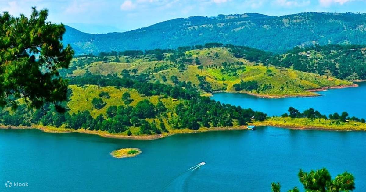 Guwahati to Mawlyngbna – Where Stillness Begins