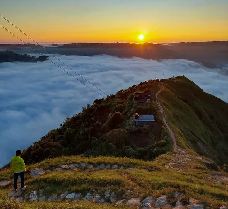 Above the Clouds to Siju