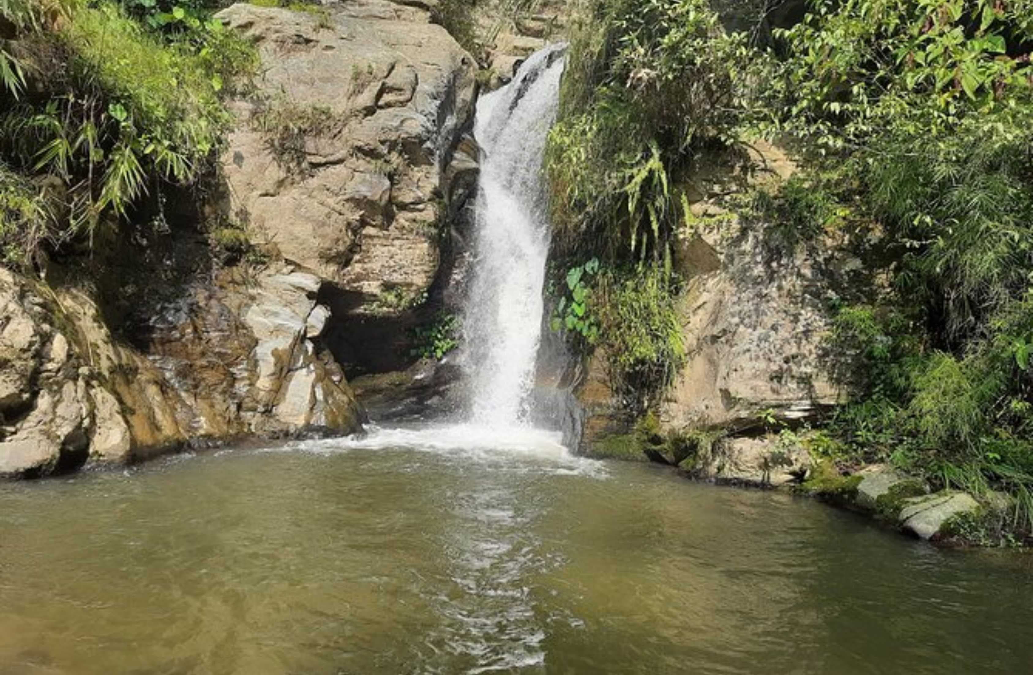 ARRIVAL & WATERFALLS IN NAGARKOT