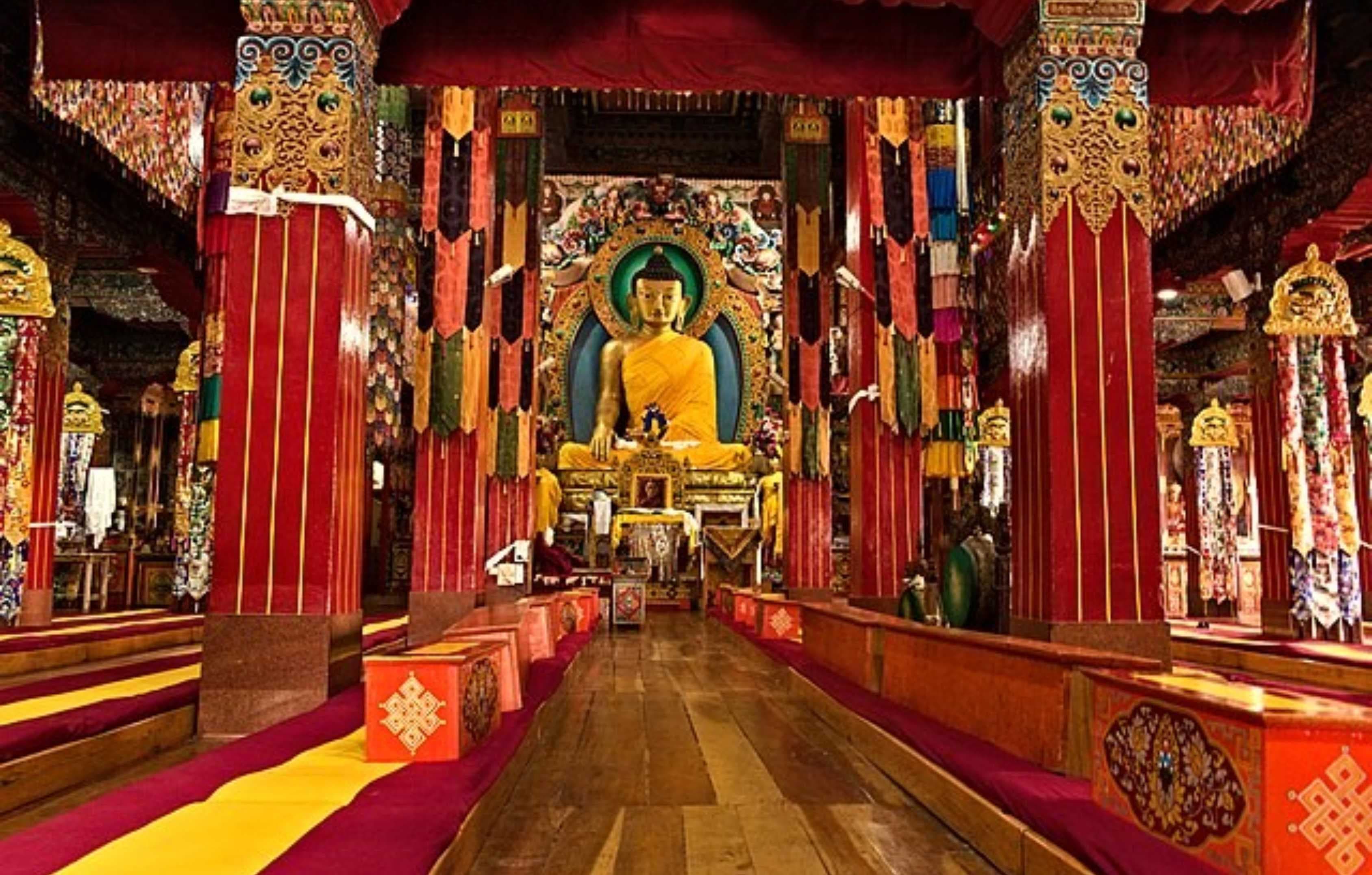 TIBETAN HERITAGE & MOUNTAIN VIEWS